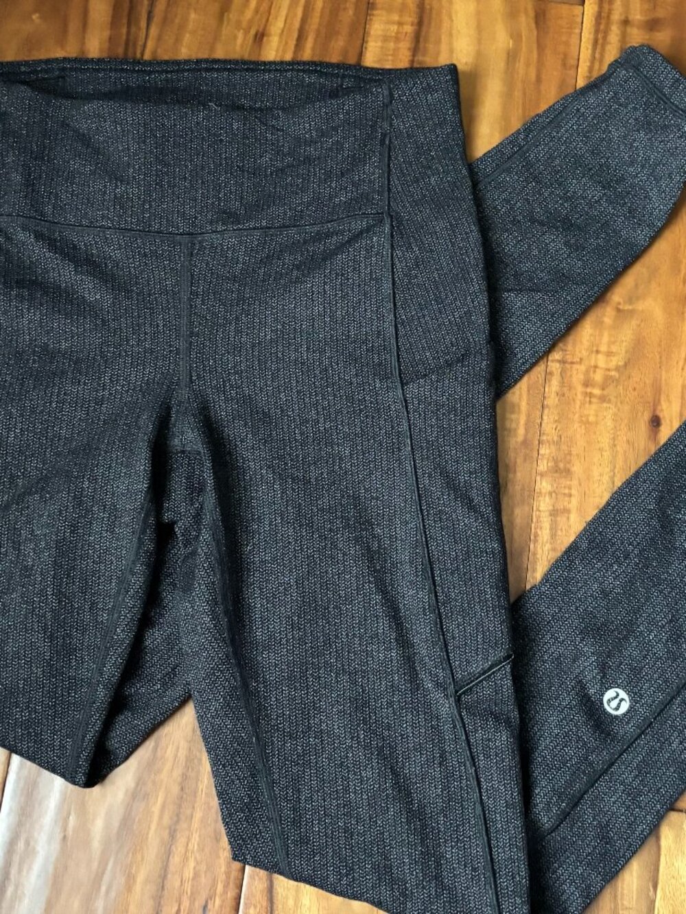 Lululemon Dark Grey Herringbone Ankle Leggings - Side Pockets - Size 4